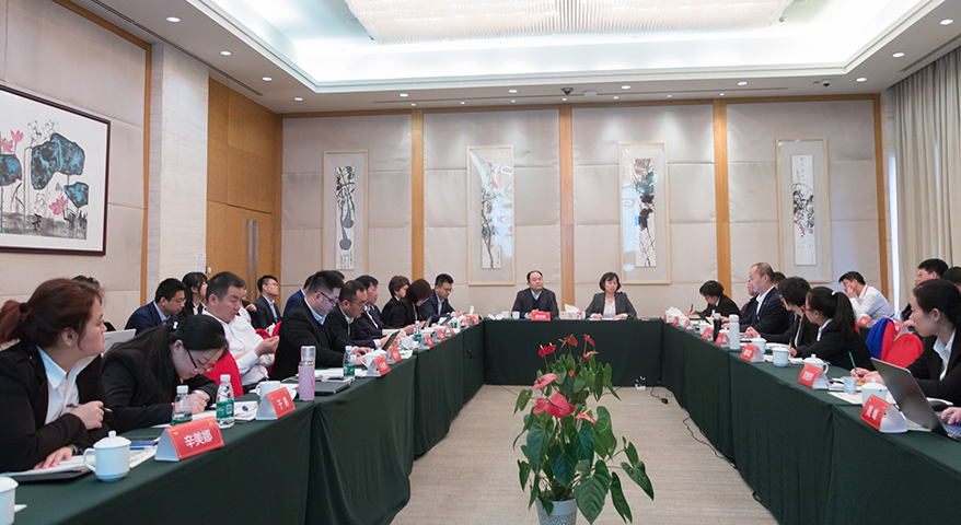 剖析問(wèn)題，規(guī)范流程，全力實(shí)現(xiàn)2018年市場(chǎng)目標(biāo) ——集團(tuán)2018年市場(chǎng)目標(biāo)論證會(huì)召開(kāi)
